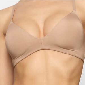 SKIMS Wireless Form T-Shirt Bra